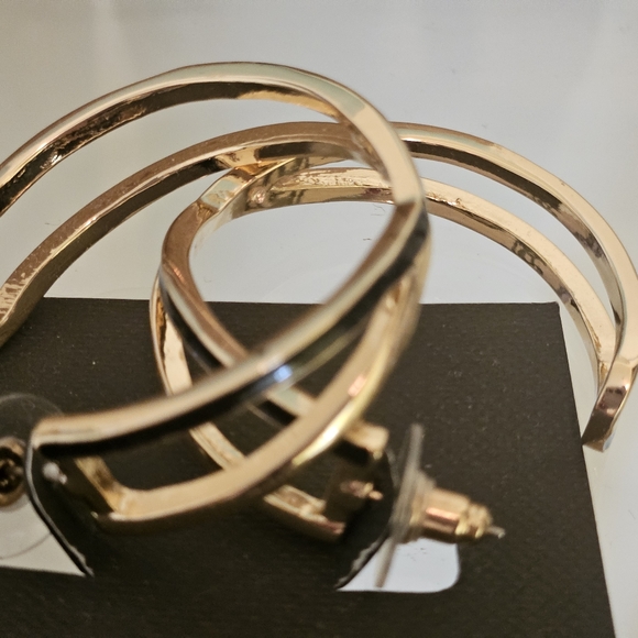 Vince Camuto Earrings - Picture 3 of 7